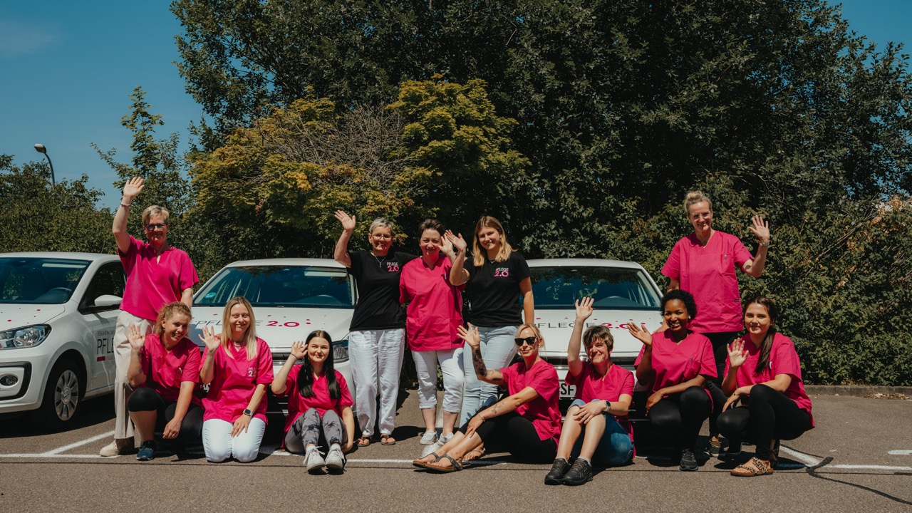 Mitarbeiterführung in der Pflege: Wie Leitungskräfte 2025 starke, stabile und motivierte Teams aufbauen